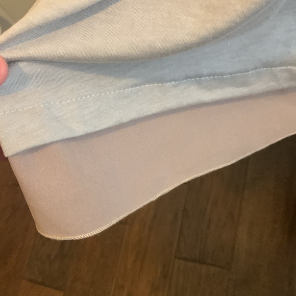 NWOT. Woman’s long sleeve tunic style top with round neckline and contrast hem. - Picture 4 of 10